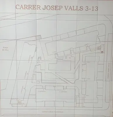 a drawing of a plan of the carpenter josevelt villages at Habitacion con Piscina in Sant Cugat del Vallès