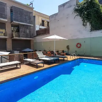 My Space Emirates - Bright Apartment in Gracia with shared Pool