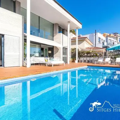 Super Villa Oasis Fab Sea and Sitges View with Private Pool and Air Conditioning