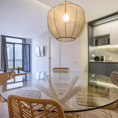 Happy Apartments