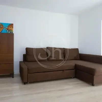 Practico apartamento con terraza en Eixample
