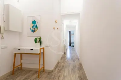 a bathroom with a sink and a shower at Apartamento cerca de Sagrada Familia in Barcelona