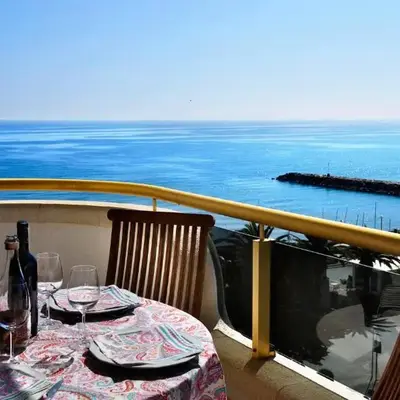 Sitges Apartamente frente al mar con piscina