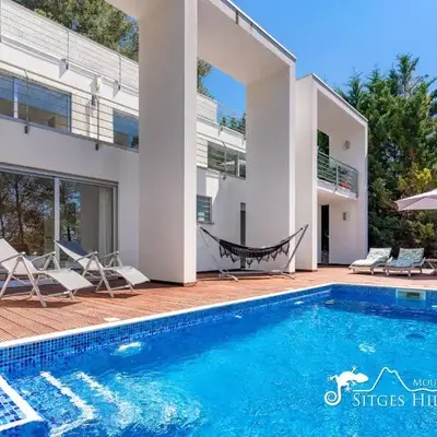 Villa Lucere with private pool near Sitges
