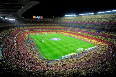 a crowd of people watching a soccer game at Zona Camp Nou 15 minutos centro en metro in Hospitalet de Llobregat