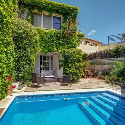 Masia Las Torres by Hello Homes Sitges