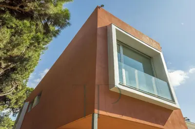 a building with a window on the side of it at Gavamar in Gavà