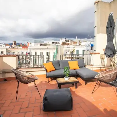 31ARA1092- Newly Refurbished 2BR Flat in the Gothi