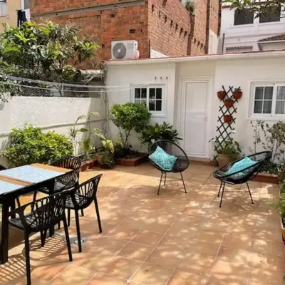 Apartamento con jardín cerca playa y a 15 min de Plaza Catalunya en tren
