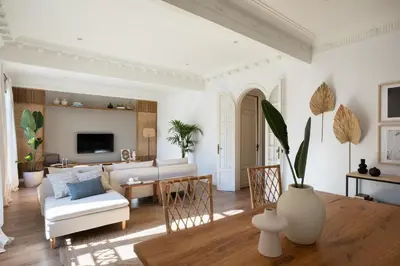 a dining room with a table and chairs at Tanah - 3 bedrooms and balcony in Eixample Dreta in Barcelona