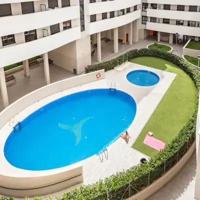 Contemporary 2BR with Pool & Gym