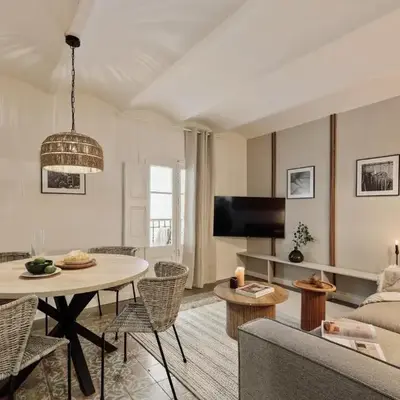 Poblet - 2 bedrooms and balcony in Poblenou