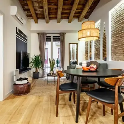 Faya - 1 bedroom and balcony in Gràcia