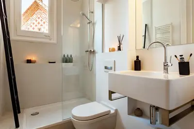 a bedroom with a large bed in a room at Atins - 2 bedrooms in Eixample Dreta in Barcelona