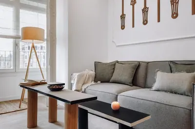 a home office with a desk and a chair at Alhamilla - 1 bedroom in Eixample Dreta in Barcelona