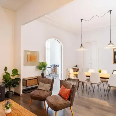 Apartamento Premium 5 Hab con Balcón a Gran Vía - Grupos hasta 10 - Passeig Gràcia 7min