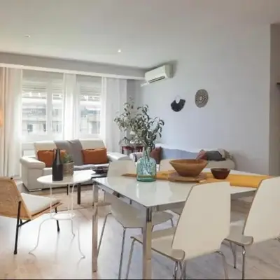 Diagonal Avenue Apartment