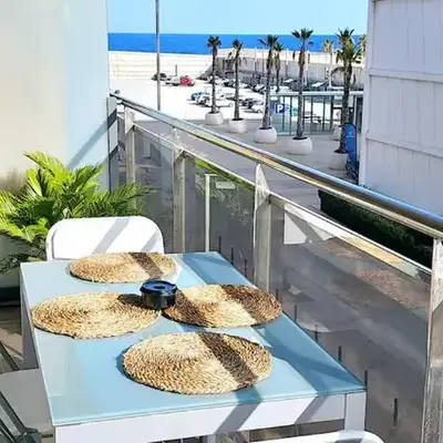 Ideal for families on the beach in Barcelona with a pool