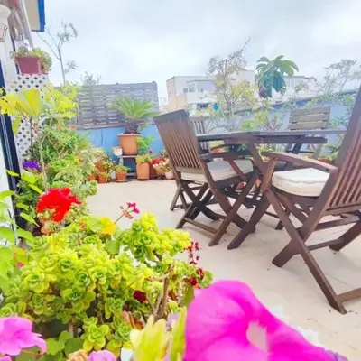 Cosy flat in pretty seaside town