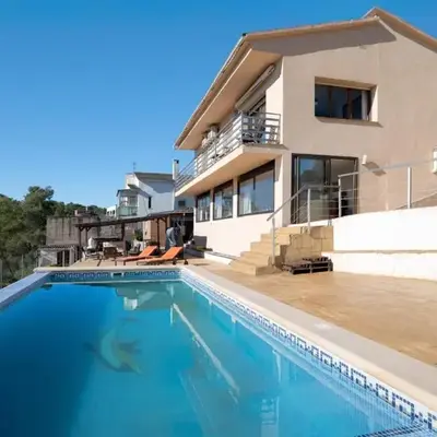 Mima House with Pool