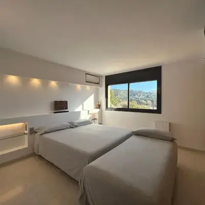 House for 8-14 people 25 min from Barcelona
