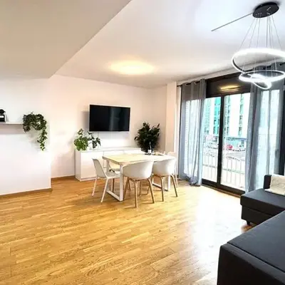 Sunny apartment in the Olympic area by Prestigi
