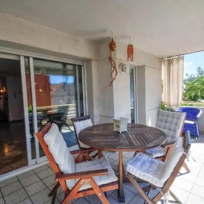 The Rose by Hello Homes Sitges