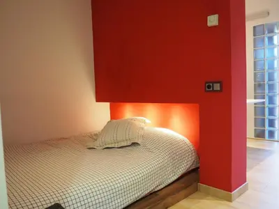 a bathroom with a sink and a toilet at apartamento aislado jardín y piscina in Sant Andreu de Llavaneres