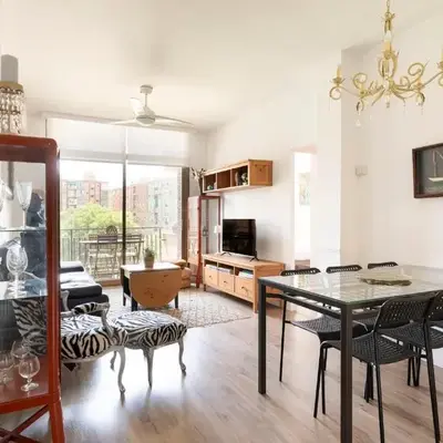 Cozy Apartment near Fira Gran Via with AC