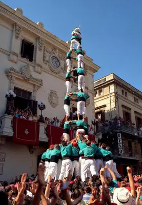 a group of people are standing on top of a tower at Hotel Pere III El Gran in Vilafranca del Penedès