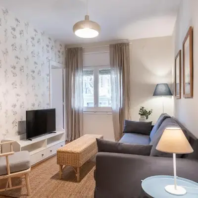 Comfortable 3-Bedroom Apartment next to Sagrada Familia