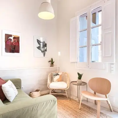 Sunny Apartment with Private Terrace in Gracia