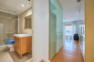 a bathroom with a sink and a toilet and a shower at Precioso Loft en Badalona Centro in Badalona