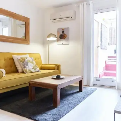 HA Diputació terrace apartment