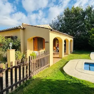 Apartment with private pool and garden