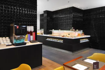 a restaurant with aasteryasteryasteryasteryasteryasteryasteryasteryasteryasteryasteryastery at HCC Regente in Barcelona