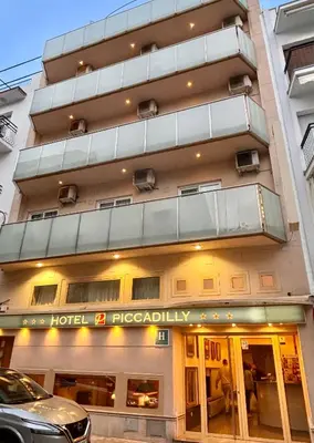 a building with a hotel ricochetactivelyvisor at Hotel Piccadilly Sitges in Sitges